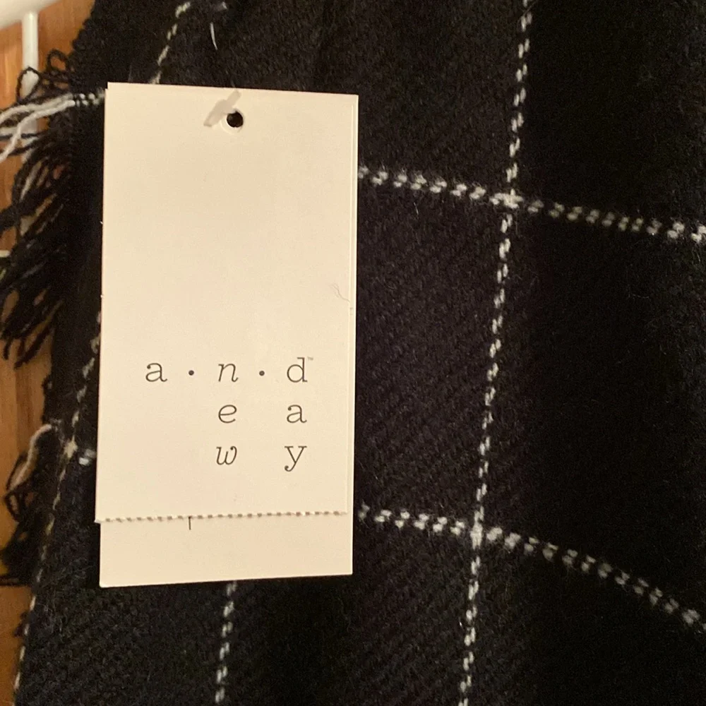 Women’s Blanket Scarf